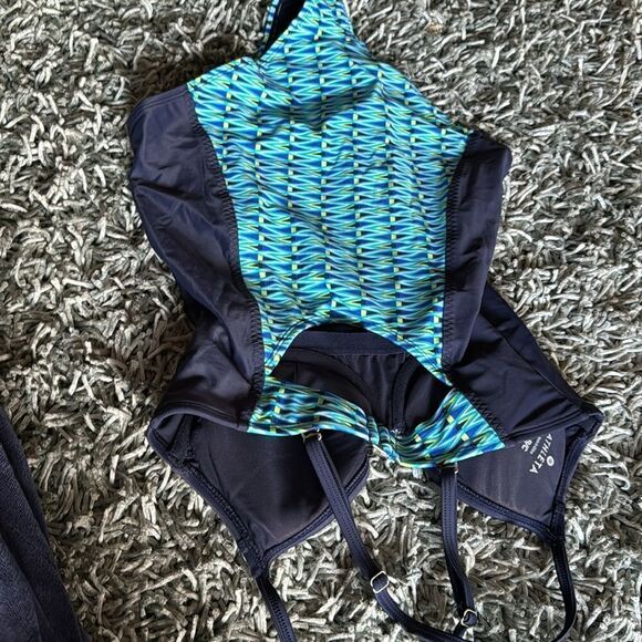 Athleta Luminate One Piece Swimsuit Sz 34 B/C - Picture 4 of 5
